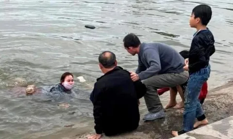 Người phụ nữ lao xuống hồ bất chấp giá rét cứu 3 cháu nhỏ đuối nước