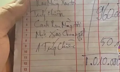 Quán cơm bị tố "chặt chém", nhân viên mắng khách "không lì xì còn so bì giá"?