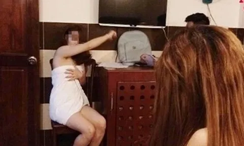 Bắt quả tang 6 khách nam đang 'vui vẻ' với nữ nhân viên: Tú ông điều hành thu về hơn 72 triệu mỗi ngày