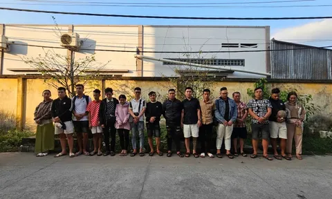 Tiền Giang: Công an đột nhập quán karaoke The Voive, hiện trường thác loạn