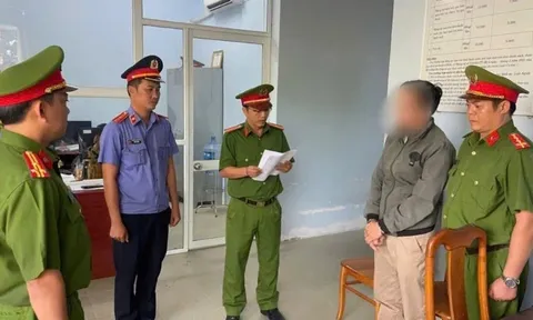 Vụ thầy giáo xâm hại nữ sinh lớp 10 ở Bình Thuận: Nghi phạm khai gì?