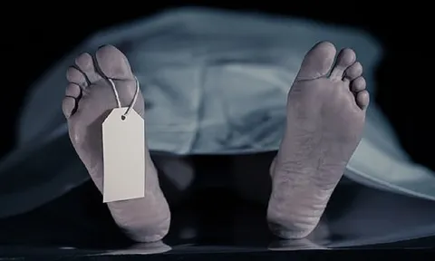 Phát hiện 3 thi thể trong ngôi nhà lụp xụp: Hiện trường đau lòng, tang thương bao trùm