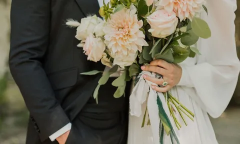 Bất ngờ nguyên nhân cô gái trẻ tấn công hôn thê của mình, liên quan trực tiếp đám cưới