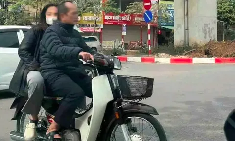 Xử phạt Phó trưởng Công an phường Ô Chợ Dừa không đội mũ bảo hiểm qua ứng dụng Công dân Thủ đô số iHanoi