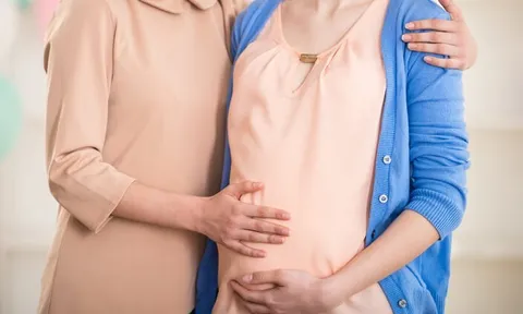 Không đủ giấy tờ, chồng có vợ mang thai hộ có được nhận trợ cấp?