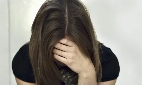 Mẹ chồng chia đất tiền tỷ gọi "các con" vào họp kín, con dâu hí hửng bước tới thì nhận cái kết đắng ngắt