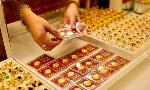 Từ ngày 1/7/2026, bán vàng nhẫn, vàng trang sức có phải nộp thuế TNCN không? Tịch thu vàng trong trường hợp nào theo Nghị định 340?