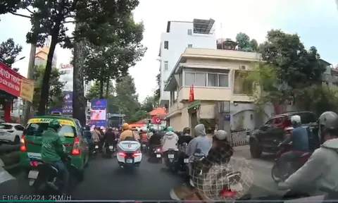 Sản phụ đau dồn dập giữa phố đông ngày cuối năm, tài xế vượt 6km đến viện trong 5 phút nhờ tín hiệu này