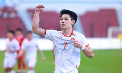 Cú "hat-trick" danh hiệu của Nguyễn Đình Bắc: Khi tài năng sân cỏ vươn tầm biểu tượng trẻ