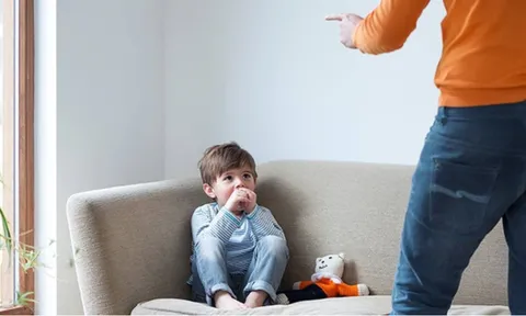 Khi bị mắng, trẻ bỏ chạy hay đứng im: 20 năm sau, cuộc đời sẽ lộ rõ 3 khác biệt lớn quyết định thành bại