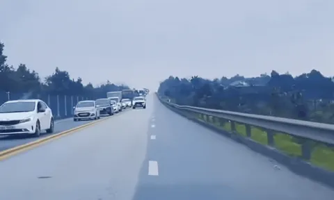 Chạy ngược chiều, liên tục nháy đèn trên cao tốc: Nữ tài xế đưa ra lời giải thích gây bức xúc