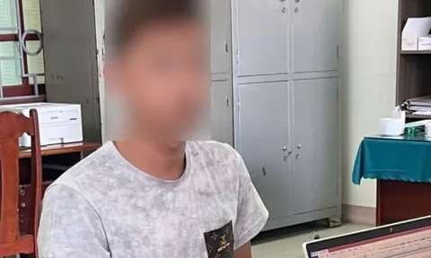 Công an kiểm tra điện thoại, phát hiện chuyện xấu của nam thanh niên 20 tuổi
