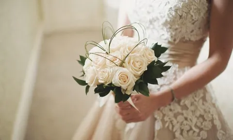 Con gái lấy chồng đại gia, mẹ thấp thỏm định bán nhà lo của hồi môn rồi bất ngờ đổi ý sau lời đề nghị của thông gia