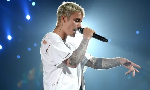 Đêm diễn trăm tỷ ở Mumbai và những dấu hỏi quanh tài chính của nam ca sĩ có thù lao hát đám cưới đắt nhất thế giới