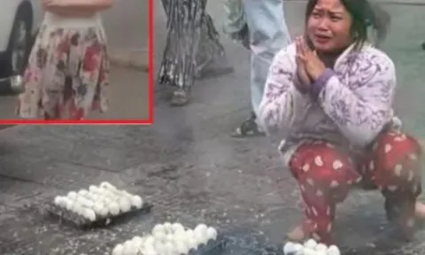 Video gây phẫn nộ: Va quệt nhẹ ô tô, nữ tài xế thẳng tay đập vỡ trứng của người bán hàng rong, thay cho tiền bồi thường