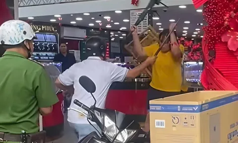 Vụ người phụ nữ xông vào cửa hàng trang sức la hét, đập phá: Bất ngờ nhân thân và nguyên nhân vụ việc