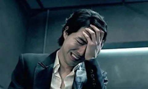 Biết vợ cũ chuẩn bị tái hôn, tôi ngồi dưới chung cư của cô ấy đến sáng và bật khóc khi nhận một tin nhắn lúc nửa đêm