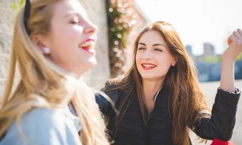 Vì sao phụ nữ càng thông minh đôi khi càng biết “giả ngốc”? Người xưa đã nói rất rõ