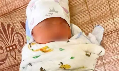 Người đàn ông đi đường phát hiện bé sơ sinh nặng 3,5kg bị bỏ rơi lúc tối muộn ở Bắc Ninh