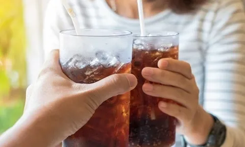 Uống thứ này thay nước mỗi ngày, cậu bé mắc ung thư giai đoạn cuối: Lời cảnh báo đanh thép từ các chuyên gia