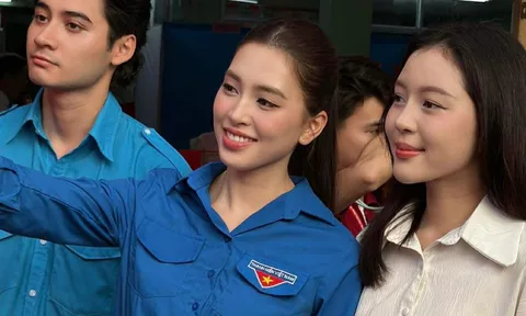 Hình ảnh gây chú ý tại điểm bỏ phiếu sáng nay: Dàn hoa hậu xuất hiện từ rất sớm