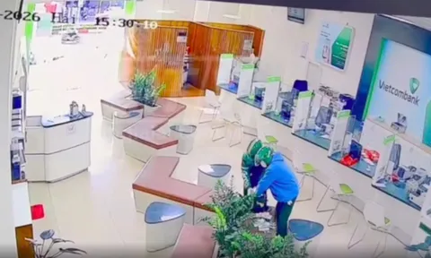 Hé lộ thêm tình tiết vụ cướp ngân hàng gần 2 tỷ: “Tài đen” và đồng bọn tiếp tục bị điều tra các vụ giết người, cưỡng đoạt tài sản