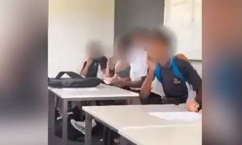 Clip gây phẫn nộ ở Úc: Học sinh ngang nhiên xúc phạm, quấy rối giáo viên ngay trong lớp học