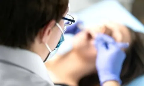 Người phụ nữ tử vong sau khi nhổ răng tại phòng khám tư nhân, chủ phòng khám bỏ trốn