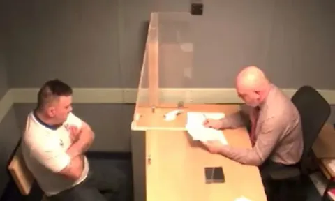 Tội ác kinh hoàng của kẻ "phạm tội tình dục nhiều nhất trong lịch sử”: 32 tội danh bạo lực và tình dục bị phơi bày