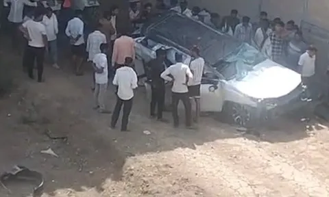 Ô tô rơi xuống vực sau tai nạn kinh hoàng, 3 người trên xe thiệt mạng: Hiện trường có gì?