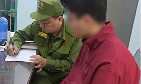 Bắt giữ thanh niên 16 tuổi quay lén phụ nữ trong nhà vệ sinh: Đối tượng khai gì?