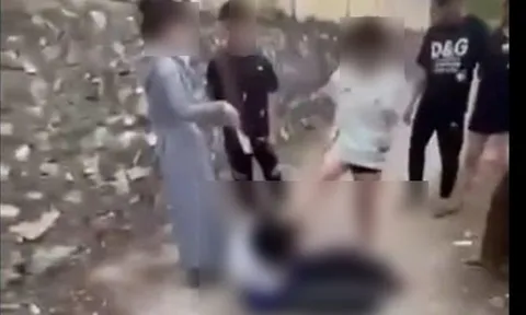 Công an vào cuộc vụ nữ sinh bị đánh hội đồng dã man đến bất tỉnh, nhiều người đứng nhìn gây bức xúc