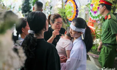 Chiến sĩ công an hy sinh khi truy bắt “cát tặc”: Bé 8 tháng tuổi mất cha, gia đình khóc nghẹn trong căn nhà cấp 4 chưa hoàn thiện