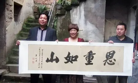 21 năm sau một lần giúp đỡ, cậu bé ăn xin ngày xưa xuất hiện và làm một điều khiến ân nhân rơi nước mắt