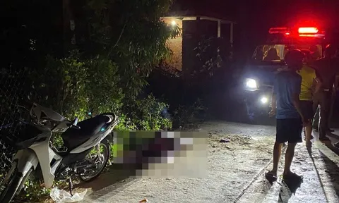 Điều tra vụ người đàn ông nằm bất động cạnh xe máy, nghi án chết bất thường