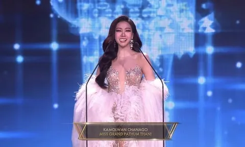 Hoa hậu 18 tuổi gặp sự cố "rơi phụ kiện" nhạy cảm ngay giây phút quan trọng nhất