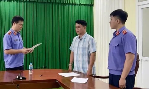 Nóng:  Bắt cựu Phó Thủ trưởng Cơ quan CSĐT cùng 1 điều tra viên trong vụ nữ sinh tử vong ở Vĩnh Long, những khuất tất dần lộ diện