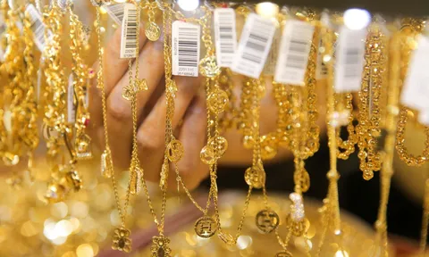 Giá vàng ngày 27/3: Vàng quốc tế rơi tự do, vàng miếng SJC giảm 4,5 triệu đồng/lượng