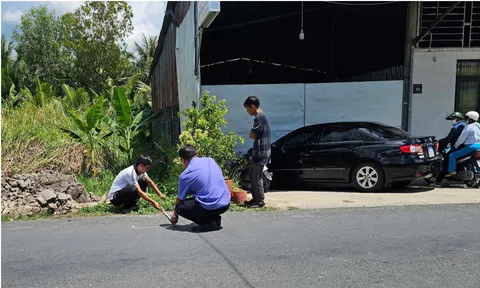 Mẹ nữ sinh bị tai nạn tử vong ở Vĩnh Long: "Chúng tôi chờ đợi từng ngày, ai sai sẽ phải chịu trách nhiệm"