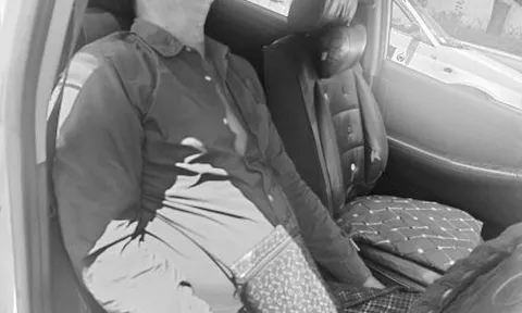 Sốc: Một ca sĩ đột tử khi đang xếp hàng chờ đổ xăng