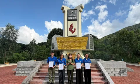 Khoảnh khắc nghẹt thở trong phòng cấp cứu, nghĩa cử của một chiến sĩ công an khiến nhiều người xúc động