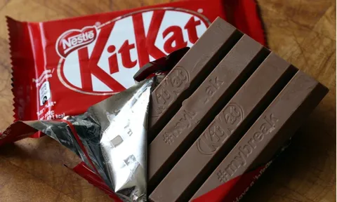 Xe tải chở hơn 400.000 thanh KitKat "bốc hơi": Nestlé hé lộ dấu vết truy tìm có trên từng thanh chocolate