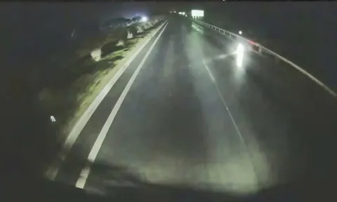 Hiện trường tai nạn kinh hoàng ở Bắc Ninh: Nam thanh niên chết, xe bị kéo đi bí ẩn, công an truy tìm nhân chứng