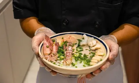 Món bún vừa ăn vừa “quậy” ở Phú Quốc khiến du khách mê mẩn, bí mật trong bát nước chấm gây nghiện