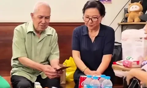 Tuổi già chật vật của nam nghệ sĩ cải lương nổi tiếng một thời, phải trữ bột mì để ăn cho khỏi đói những lúc hết gạo