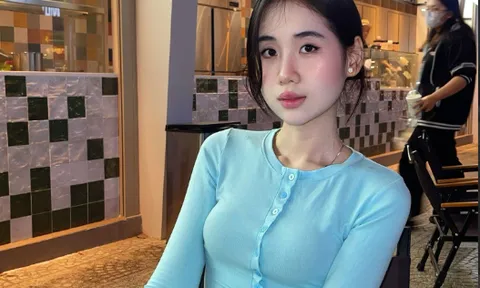 Cận cảnh nhan sắc nàng Á hậu Huế sở hữu IELTS 8.0, sáng lập dự án “Tiếng Anh cho em”