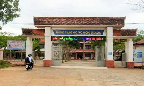 Vụ lộ ảnh nhạy cảm tại Trường THPT Đắk Song: Nữ giáo viên và nhà trường phản ứng thế nào?