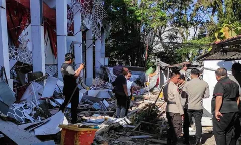 Indonesia rung chuyển vì động đất 7,4 độ: Người dân hoảng loạn, tòa nhà đổ sập