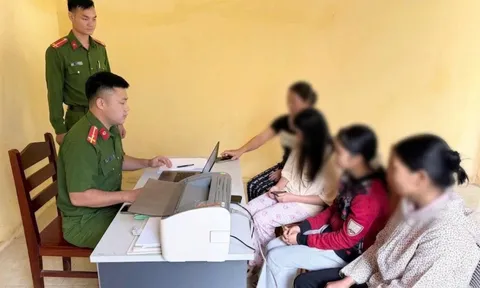 Màn “giải cứu” nhanh như chớp của Công an, giúp 2 thiếu nữ thoát bẫy "việc nhẹ lương cao"