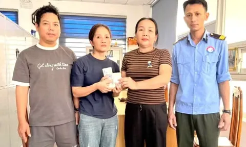 “Bàn tay vàng" giữa đời thường: Nhặt ví tiền lớn, người phụ nữ trả lại chủ nhân trong giây lát